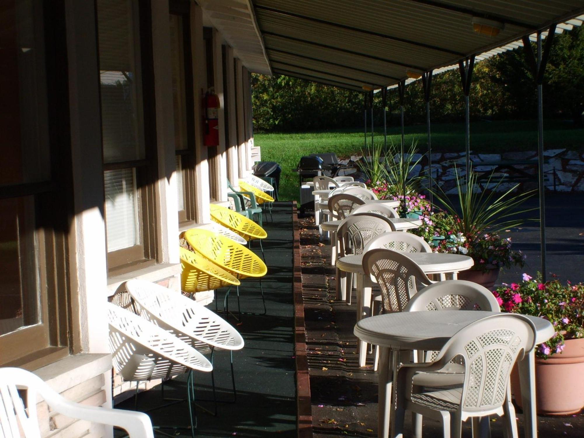 Capricorn Motel Royale 1000 Islands Lansdowne Eksteriør billede
