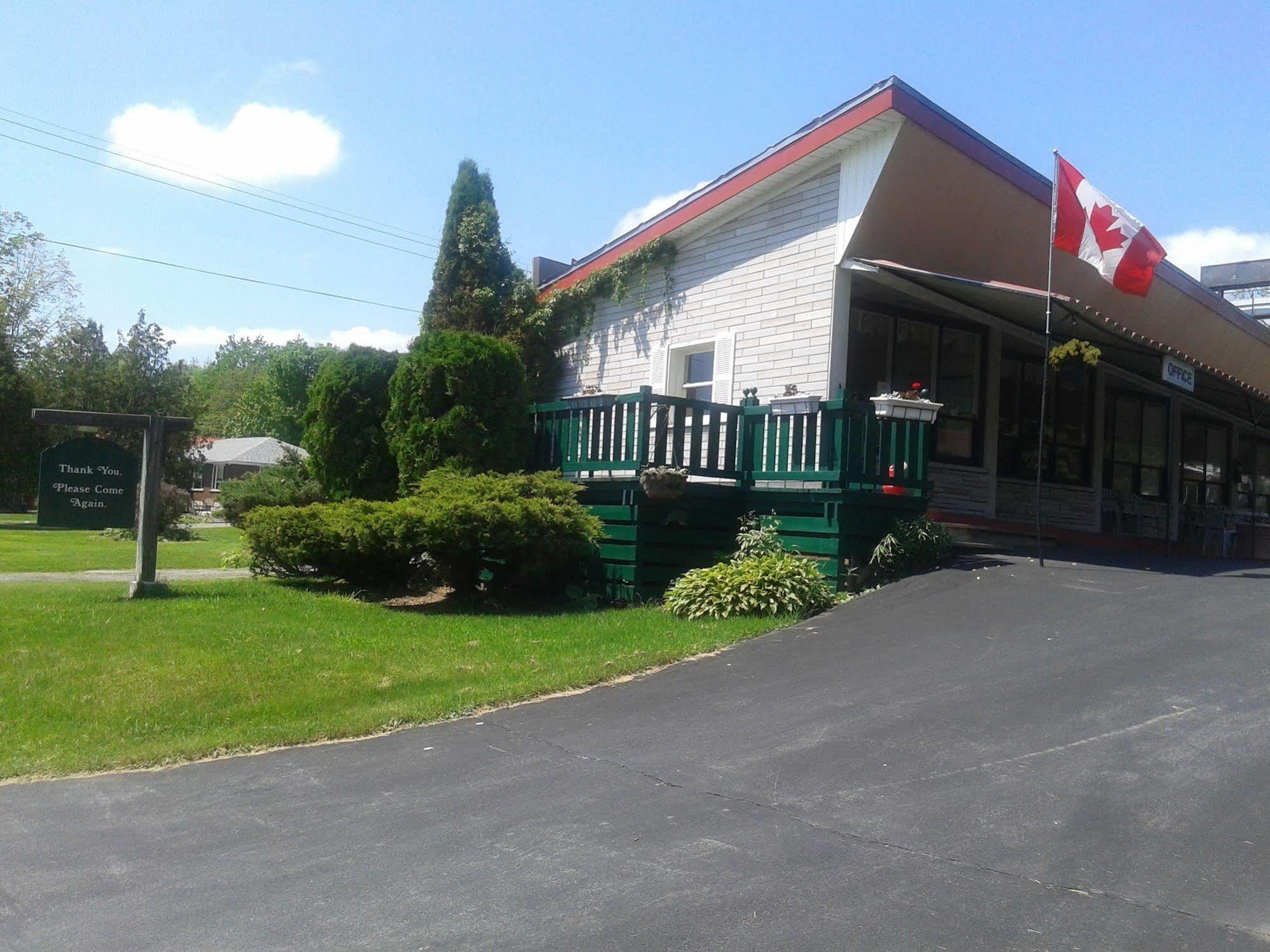 Capricorn Motel Royale 1000 Islands Lansdowne Eksteriør billede