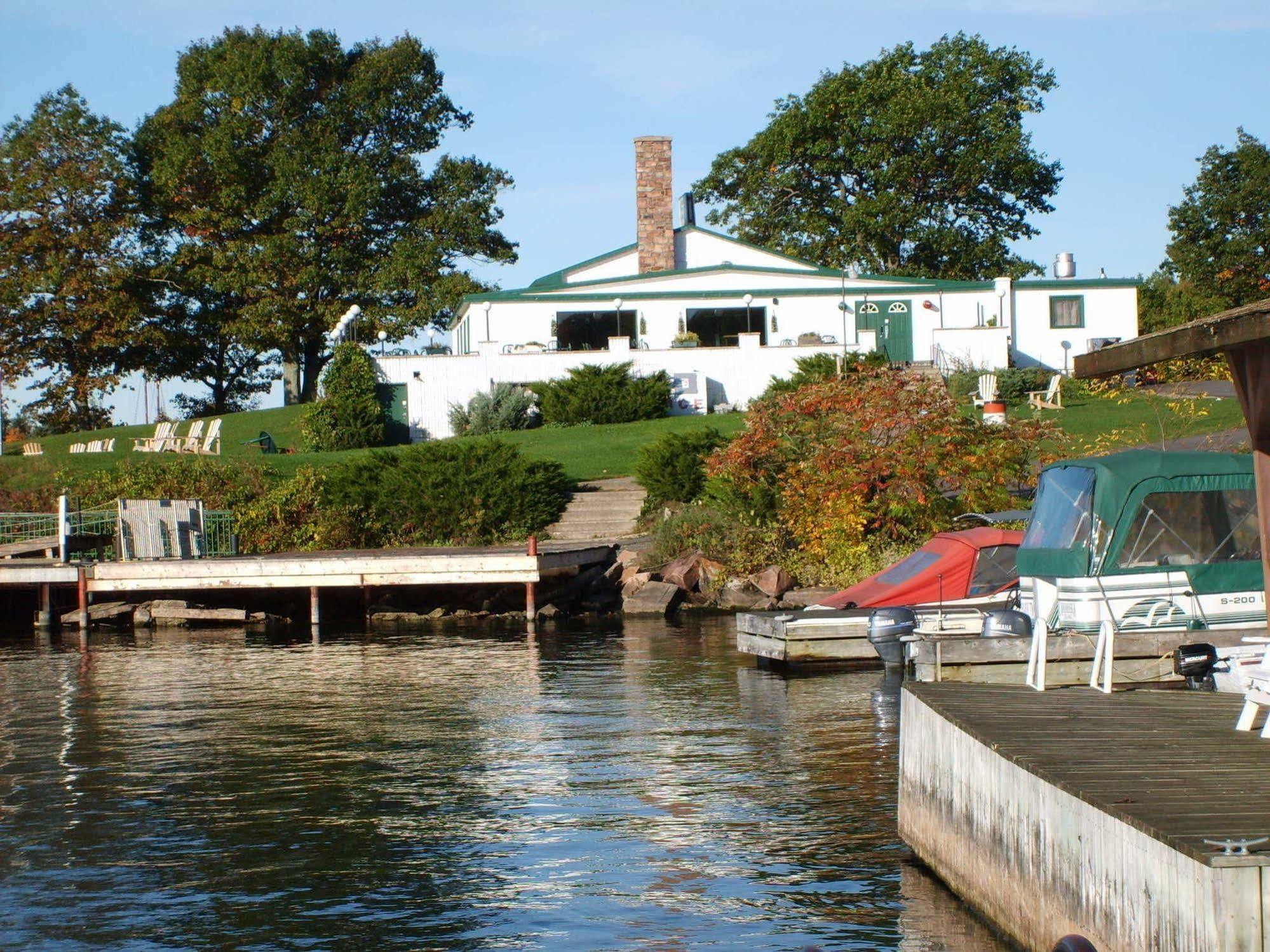 Capricorn Motel Royale 1000 Islands Lansdowne Eksteriør billede