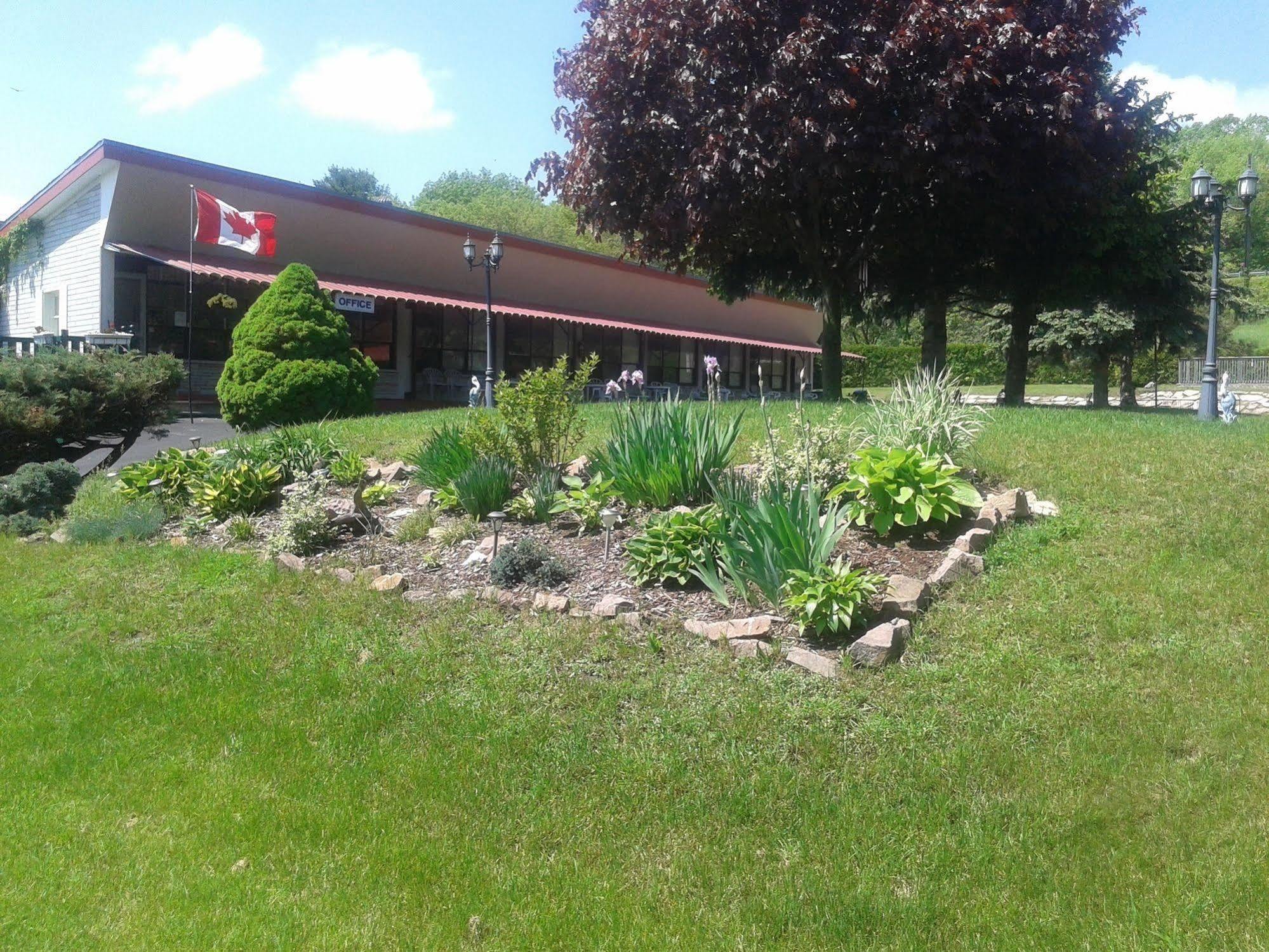 Capricorn Motel Royale 1000 Islands Lansdowne Eksteriør billede