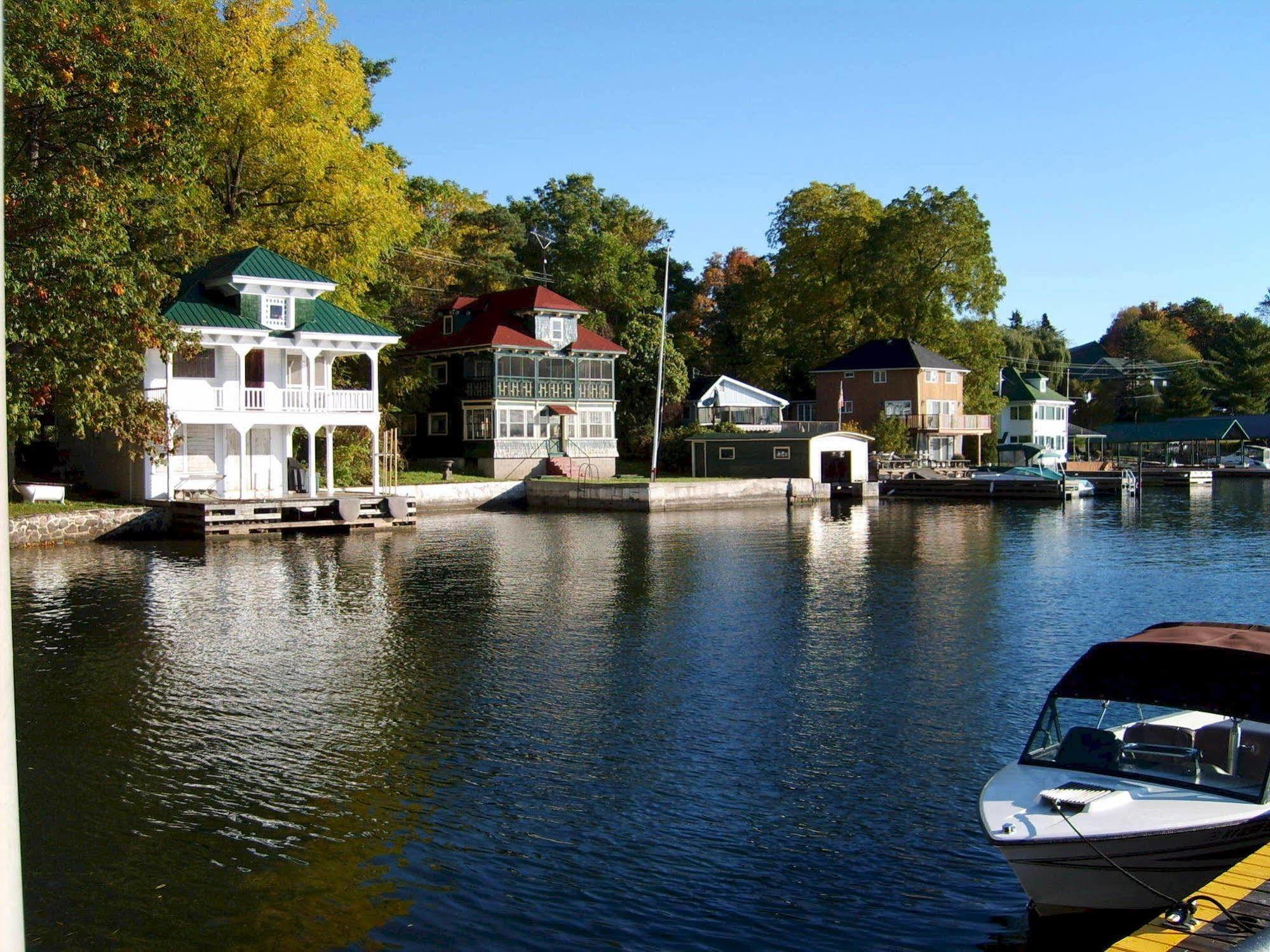 Capricorn Motel Royale 1000 Islands Lansdowne Eksteriør billede